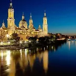 別荘 Amplio Y Comodo A 15 Minutos Del Centro Con Piscina Y Pistas De Tenis サラゴサ