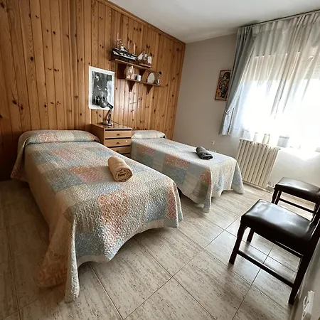 Amplio Y Comodo En Con Pistas De Tenis Nyaraló *