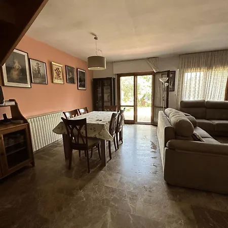 Amplio Y Comodo En Con Pistas De Tenis Nyaraló Zaragoza