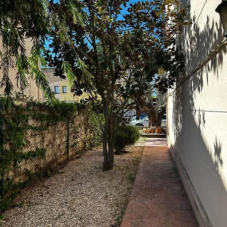 Amplio Y Comodo En Con Pistas De Tenis * Zaragoza