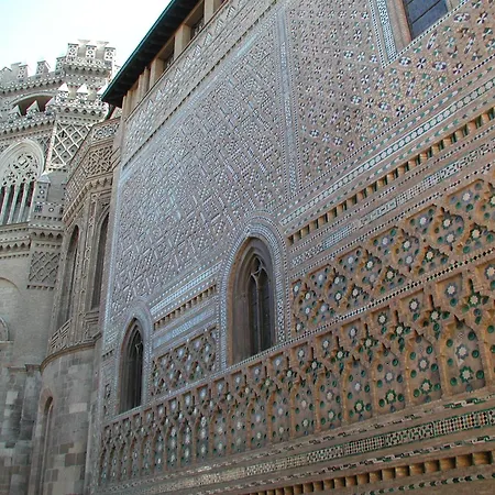 Amplio Y Cómodo A 15 Minutos Del Centro Con Piscina Y Pistas De Tenis Saragoça