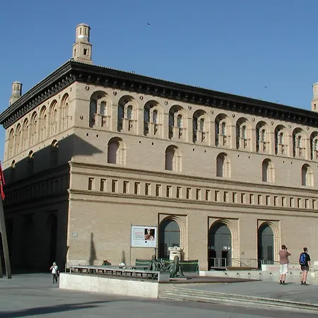 Amplio Y Cómodo A 15 Minutos Del Centro Con Piscina Y Pistas De Tenis *