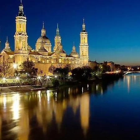 Сasa de vacaciones Amplio Y Comodo En Con Pistas De Tenis Zaragoza