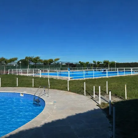 Amplio Y Comodo A 15 Minutos Del Centro Con Piscina Y Pistas De Tenis 펜션