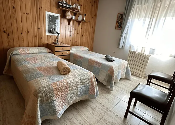 Amplio Y Comodo En Con Pistas De Tenis Semesterbostad Zaragoza