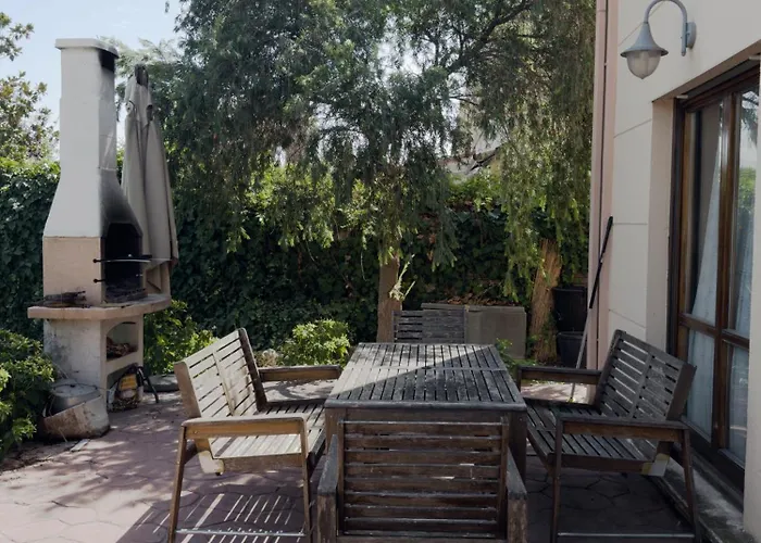 Semesterbostad Amplio Y Comodo En Con Pistas De Tenis *