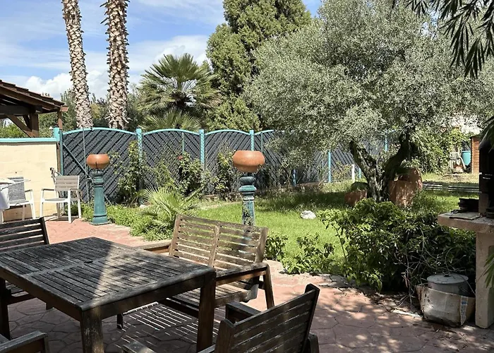 Amplio Y Comodo En Con Pistas De Tenis Semesterbostad