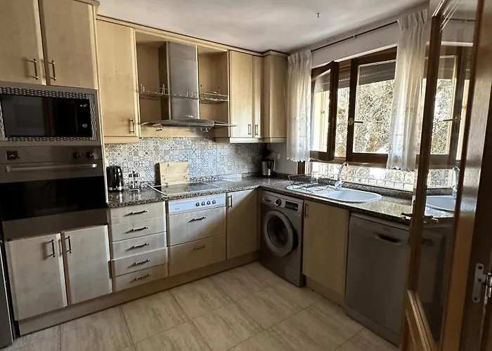 Semesterbostad Amplio Y Comodo En Con Pistas De Tenis *