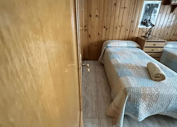 Amplio Y Comodo En Con Pistas De Tenis Semesterbostad