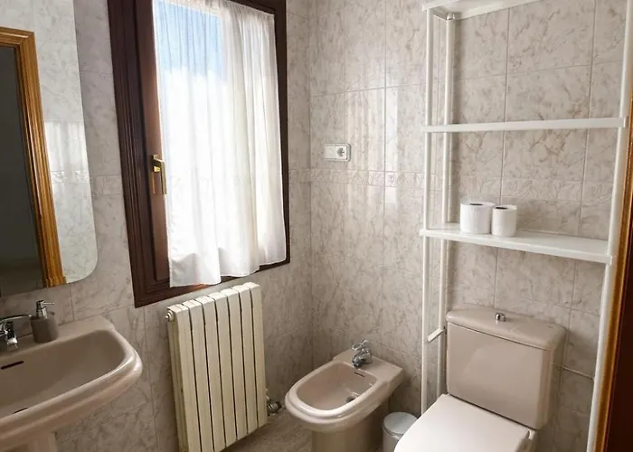 Casa de Férias Amplio Y Cómodo A 15 Minutos Del Centro Con Piscina Y Pistas De Tenis Saragoça