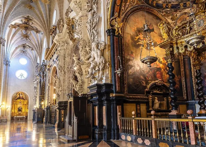 Amplio Y Cómodo A 15 Minutos Del Centro Con Piscina Y Pistas De Tenis