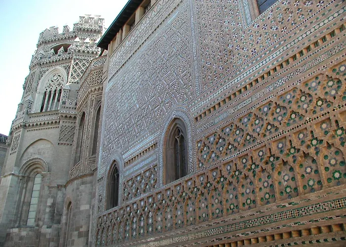 Amplio Y Cómodo A 15 Minutos Del Centro Con Piscina Y Pistas De Tenis Saragoça