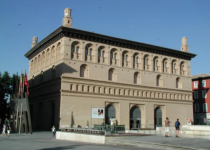 Amplio Y Cómodo A 15 Minutos Del Centro Con Piscina Y Pistas De Tenis *