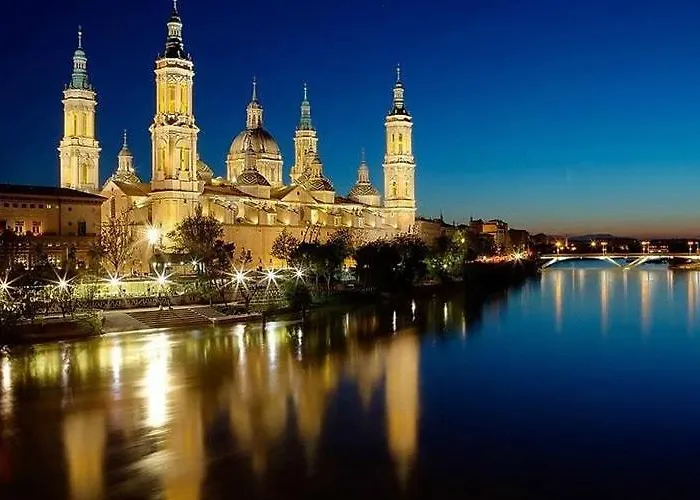 Casa de Férias Amplio Y Cómodo A 15 Minutos Del Centro Con Piscina Y Pistas De Tenis Saragoça