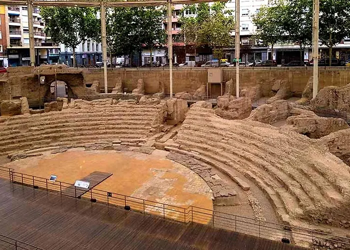 Casa de Férias Amplio Y Cómodo A 15 Minutos Del Centro Con Piscina Y Pistas De Tenis Saragoça