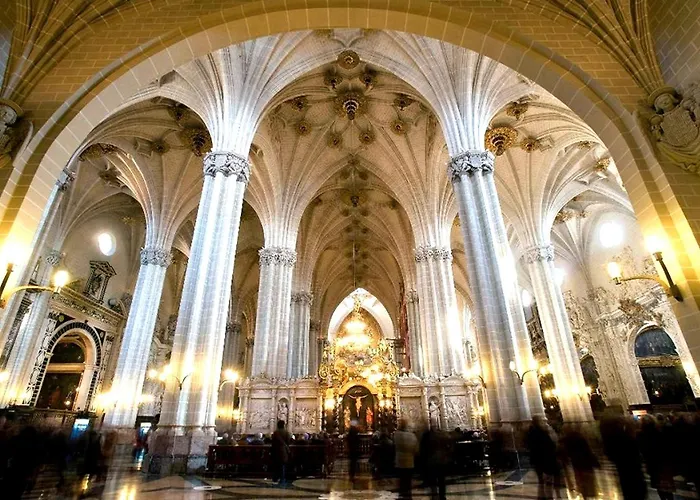 Amplio Y Cómodo A 15 Minutos Del Centro Con Piscina Y Pistas De Tenis * Saragoça