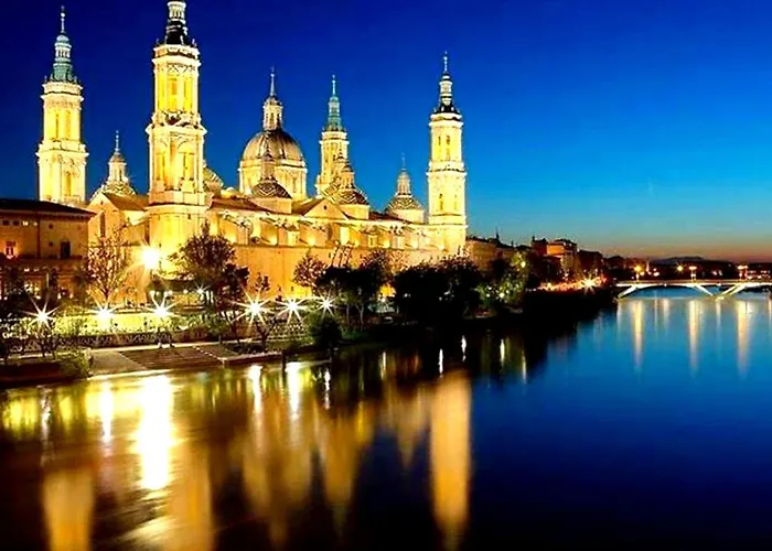 Casa de Férias Amplio Y Cómodo A 15 Minutos Del Centro Con Piscina Y Pistas De Tenis Saragoça